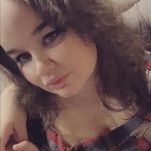 Meet your Posher, Abigail